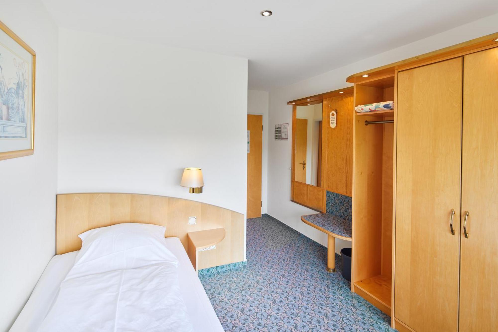 Hotel Sonneck Knüllwald Extérieur photo